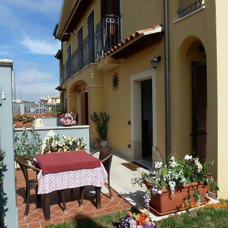 Emozioni D'Estate Bed & Breakfast Pula Exterior photo