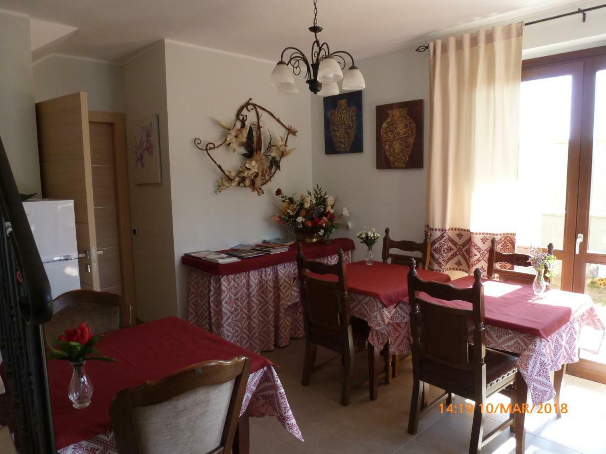 Emozioni D'Estate Bed & Breakfast Pula Exterior photo